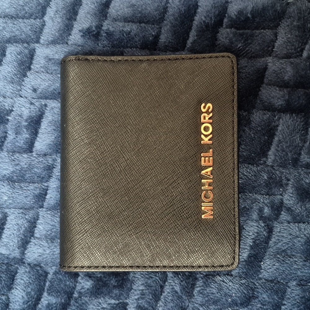 Michael Kors Small Black Wallet, EUC!